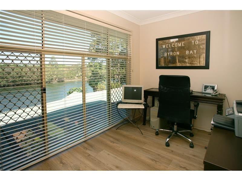 36 Lancelin Drive, Mermaid Waters QLD 4218