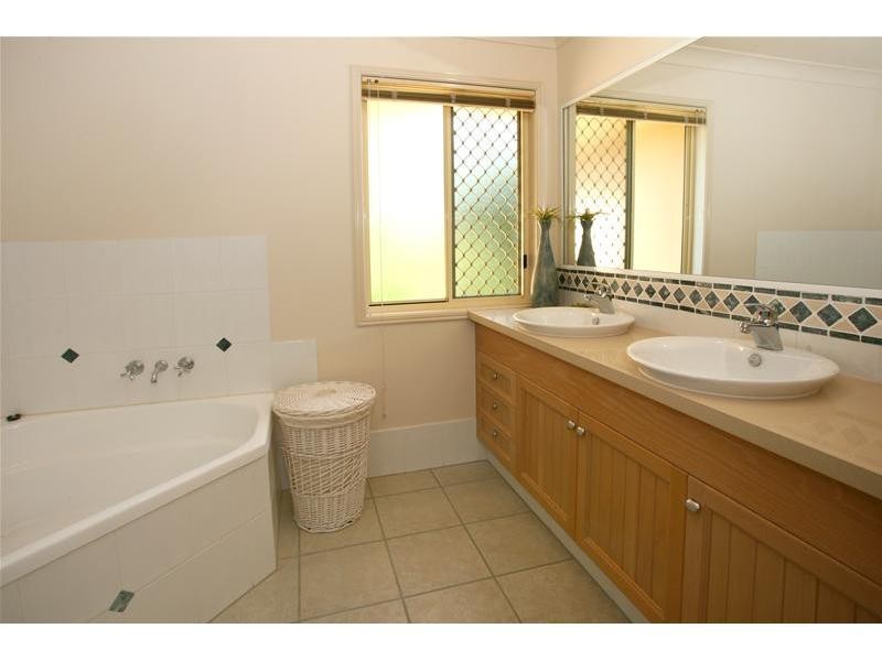 36 Lancelin Drive, Mermaid Waters QLD 4218