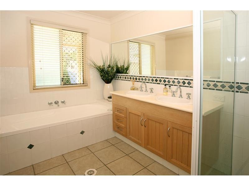 36 Lancelin Drive, Mermaid Waters QLD 4218