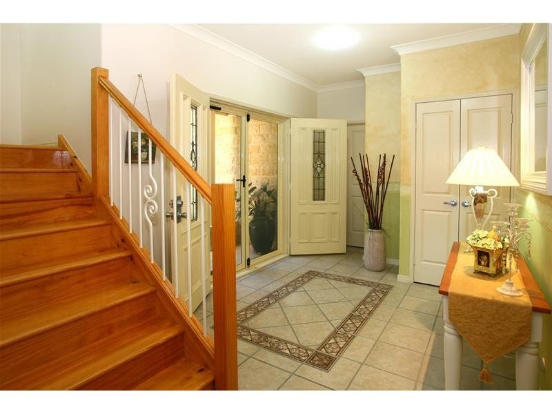 36 Lancelin Drive, Mermaid Waters QLD 4218