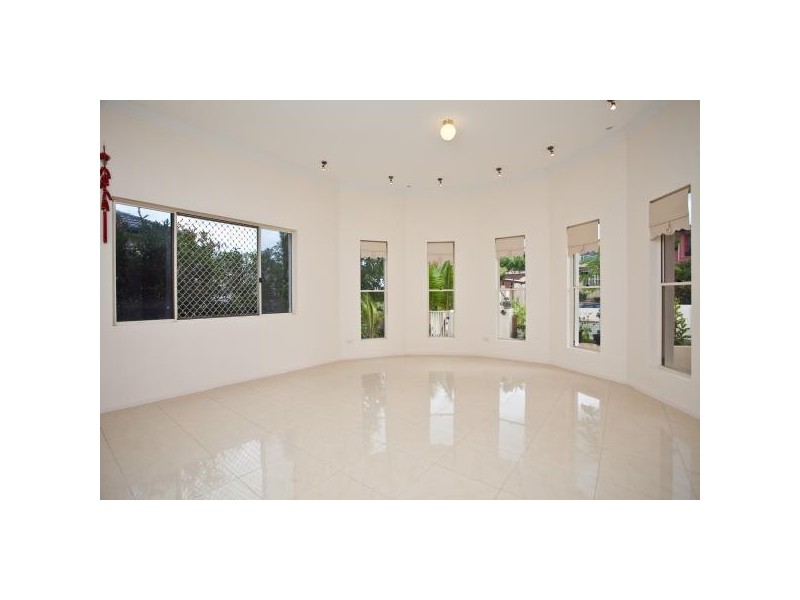 7 Mercure Place, Highland Park QLD 4211