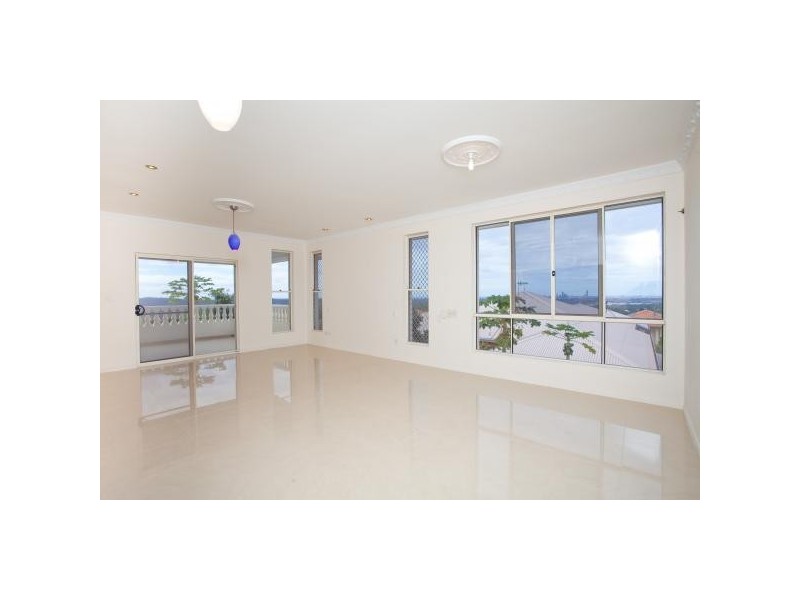 7 Mercure Place, Highland Park QLD 4211