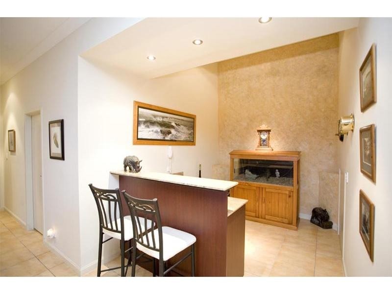 8 Galleria Court, Highland Park QLD 4211