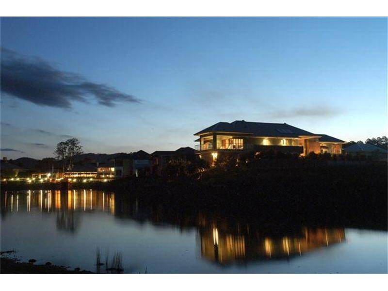 813 Legend Trail, Robina QLD 4226