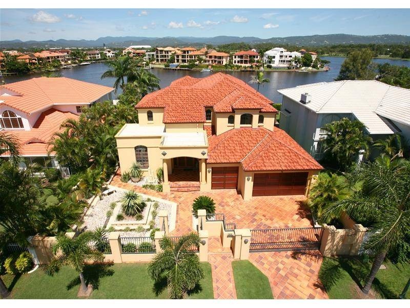 38 Montevideo Drive, Clear Island Waters QLD 4226