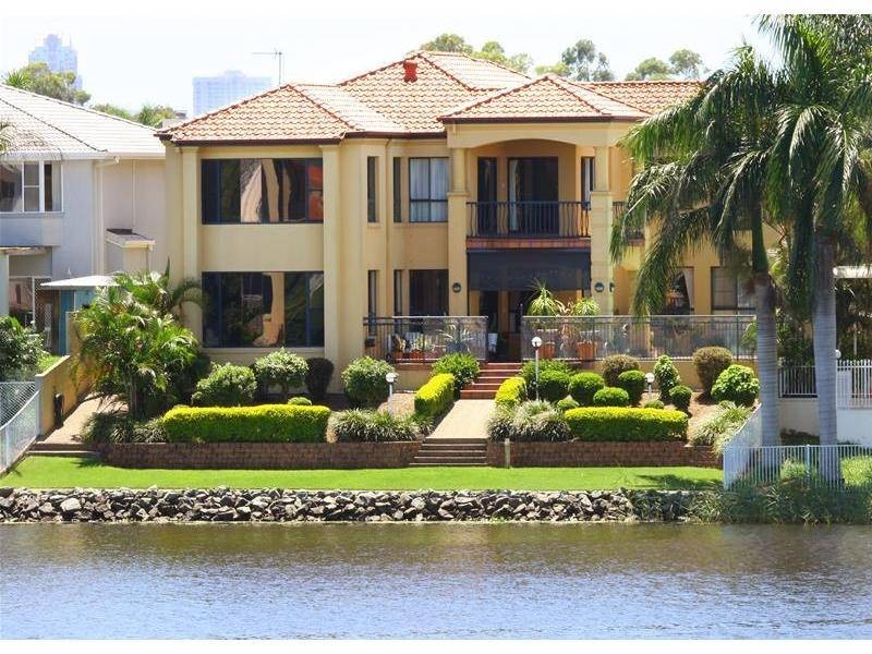 38 Montevideo Drive, Clear Island Waters QLD 4226