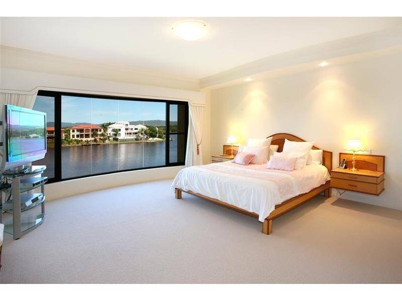 38 Montevideo Drive, Clear Island Waters QLD 4226