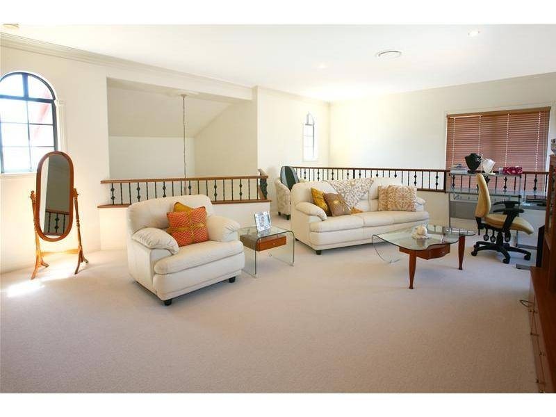 38 Montevideo Drive, Clear Island Waters QLD 4226