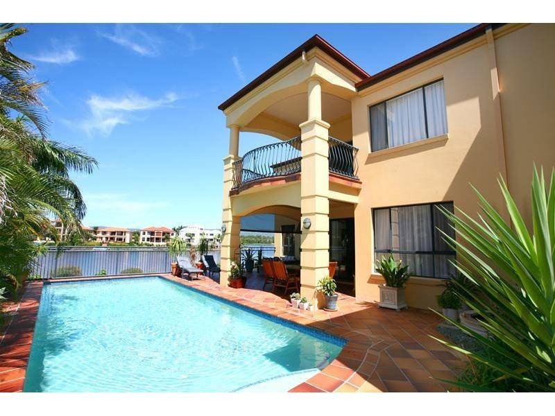 38 Montevideo Drive, Clear Island Waters QLD 4226