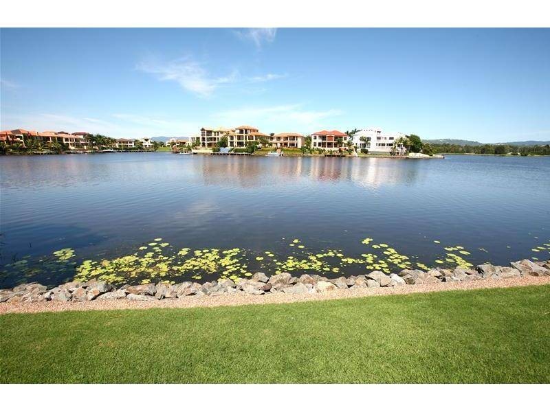 38 Montevideo Drive, Clear Island Waters QLD 4226