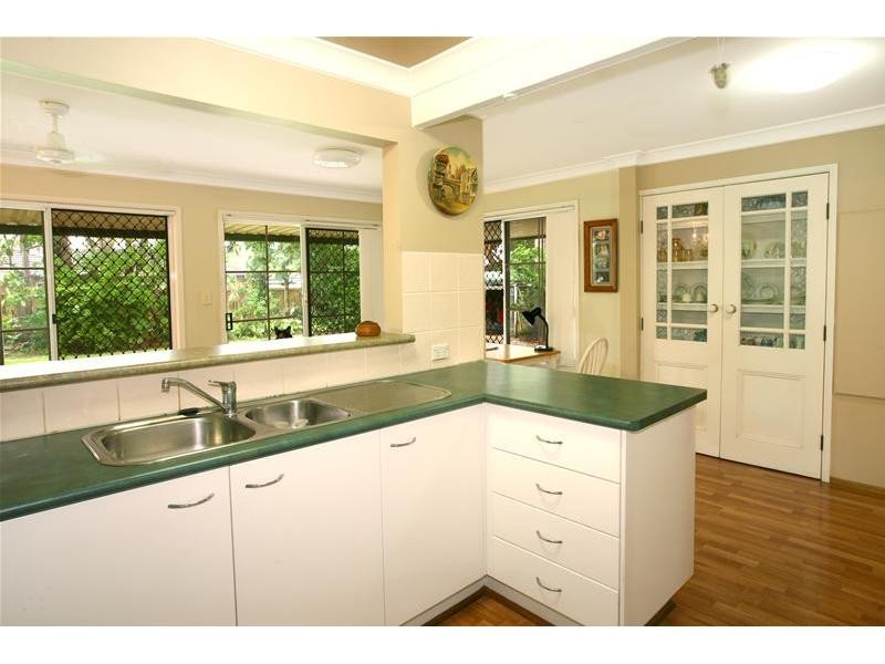 3 Darnay Road, Broadbeach Waters QLD 4218