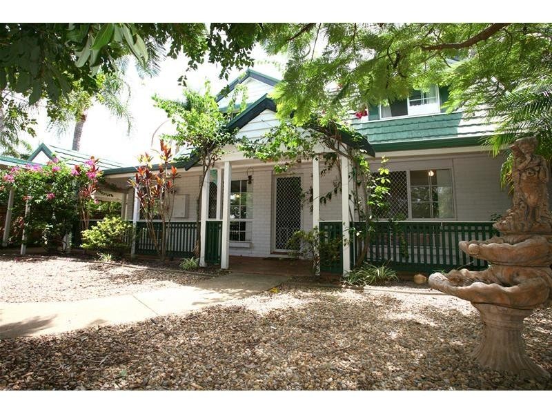 3 Darnay Road, Broadbeach Waters QLD 4218