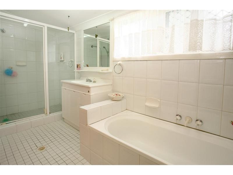 3 Darnay Road, Broadbeach Waters QLD 4218