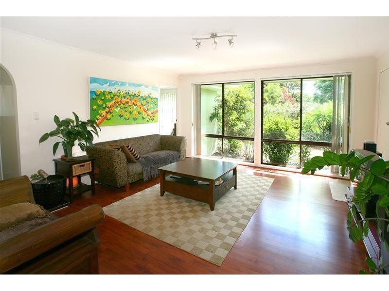 6 Wanderer Avenue, Mermaid Waters QLD 4218