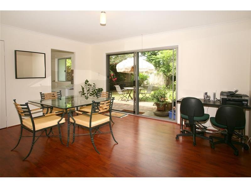 6 Wanderer Avenue, Mermaid Waters QLD 4218