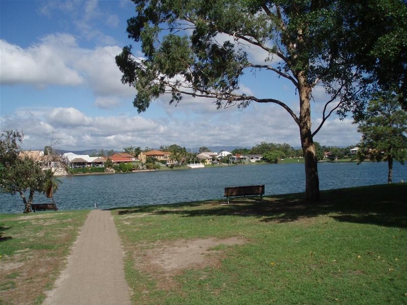 6 Wanderer Avenue, Mermaid Waters QLD 4218