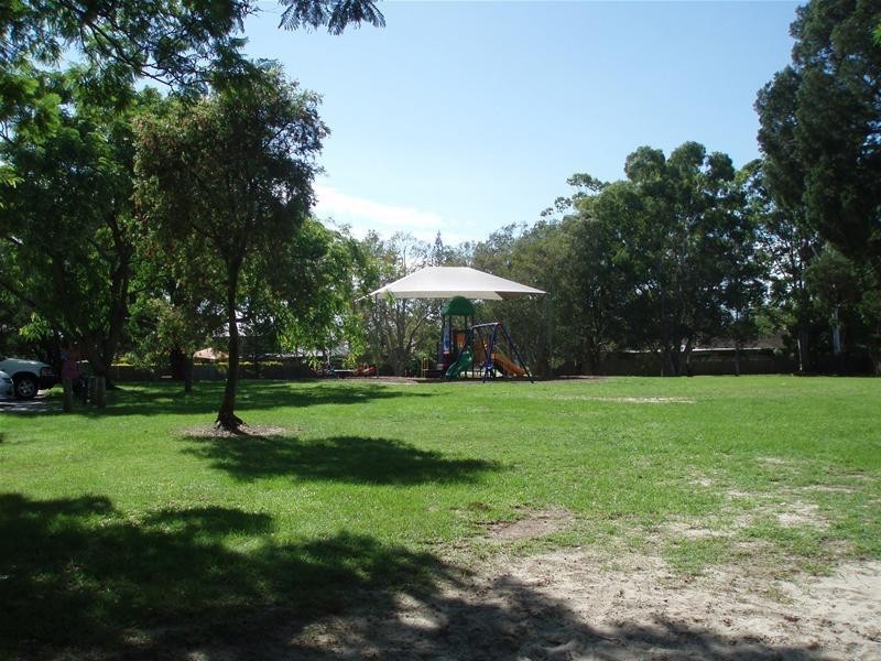 6 Wanderer Avenue, Mermaid Waters QLD 4218