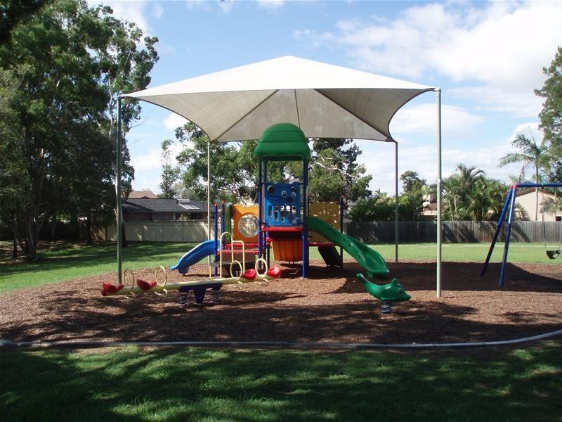 6 Wanderer Avenue, Mermaid Waters QLD 4218