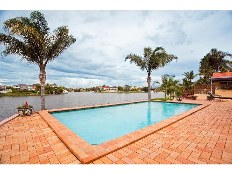 120 Santa Cruz Boulevard, Clear Island Waters QLD 4226