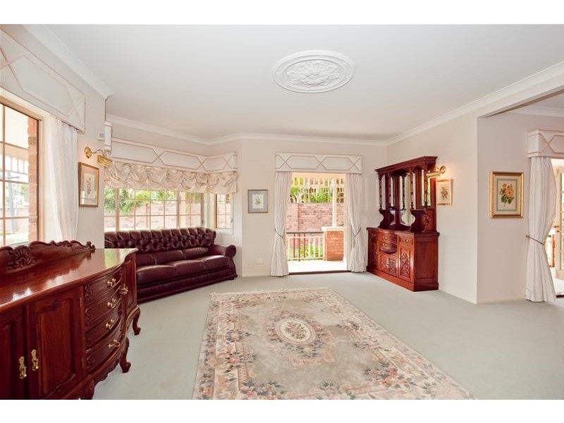 120 Santa Cruz Boulevard, Clear Island Waters QLD 4226