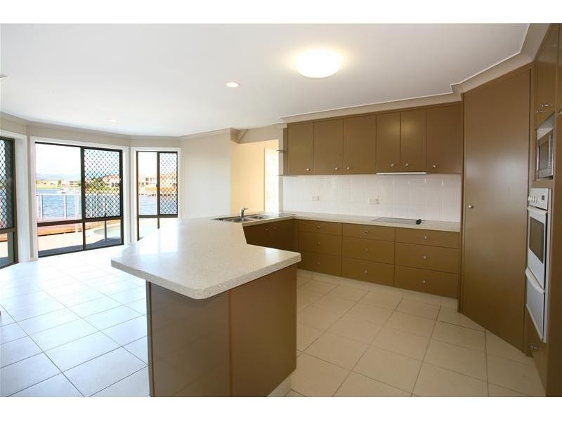 122 Port Jackson Boulevard, Clear Island Waters QLD 4226