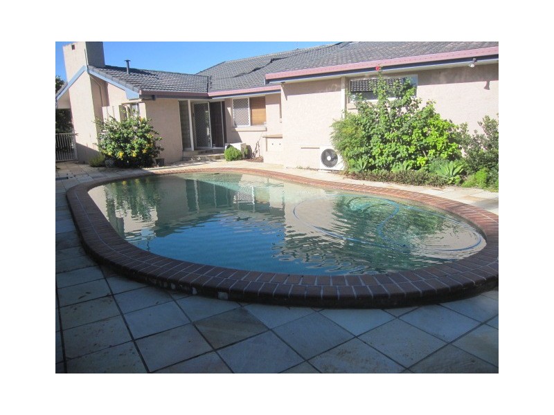 40 Cypress Drive, Broadbeach Waters QLD 4218