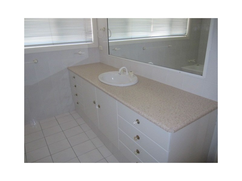 40 Cypress Drive, Broadbeach Waters QLD 4218