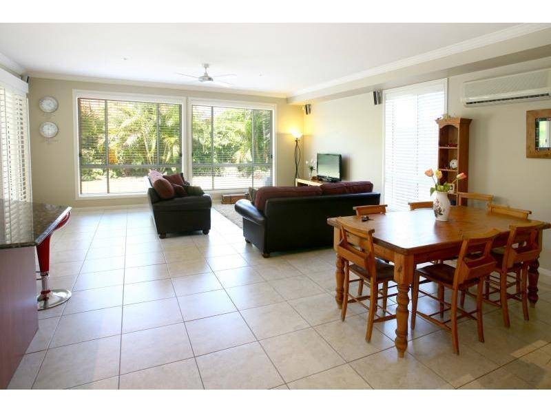 14 Imperia Crescent, Varsity Lakes QLD 4227
