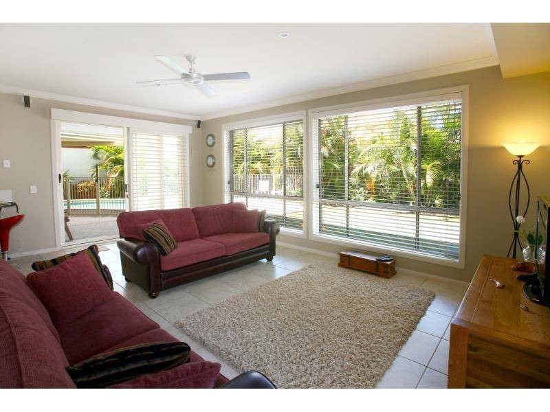14 Imperia Crescent, Varsity Lakes QLD 4227