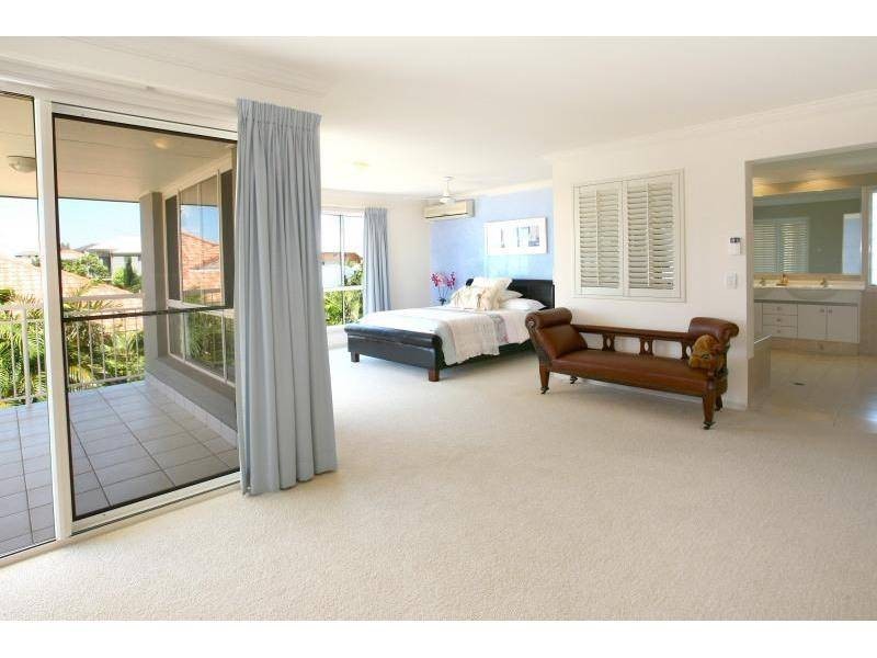 14 Imperia Crescent, Varsity Lakes QLD 4227