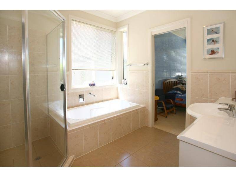 14 Imperia Crescent, Varsity Lakes QLD 4227