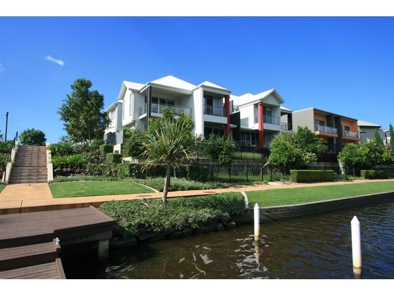 5/5056 Emerald Island Drive, Carrara QLD 4211