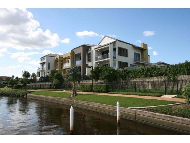 5/5056 Emerald Island Drive, Carrara QLD 4211