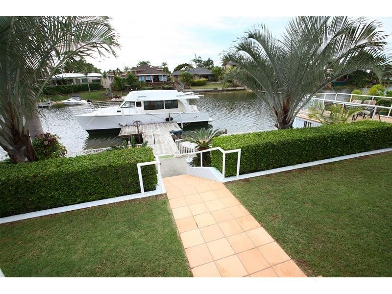 13 Conifer Crescent, Broadbeach Waters QLD 4218