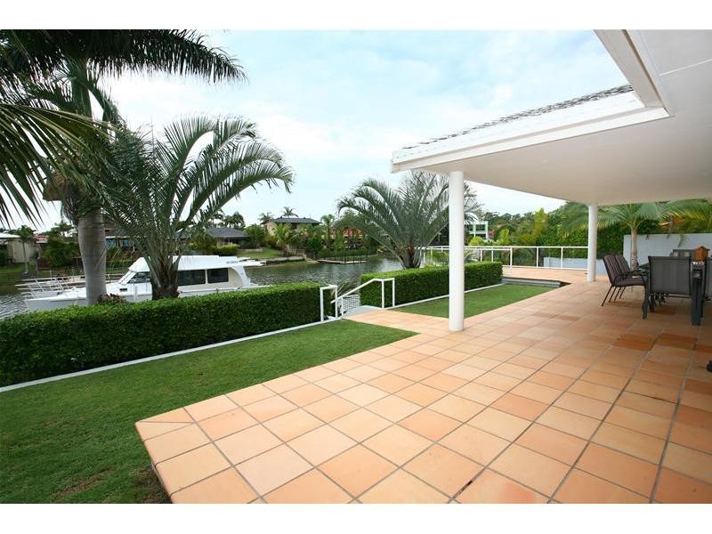 13 Conifer Crescent, Broadbeach Waters QLD 4218
