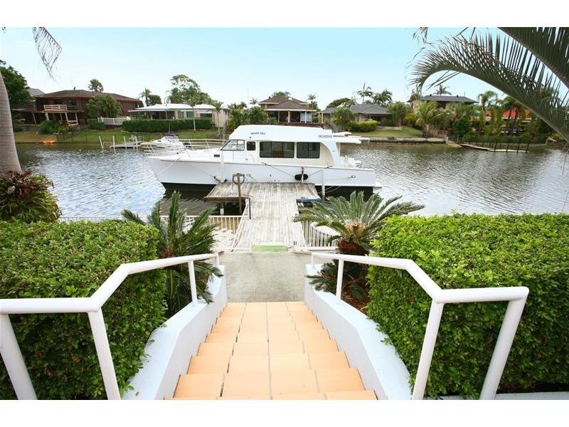 13 Conifer Crescent, Broadbeach Waters QLD 4218