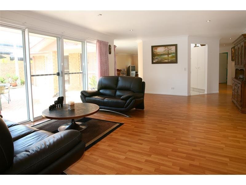 38 Santa Cruz Boulevard, Clear Island Waters QLD 4226