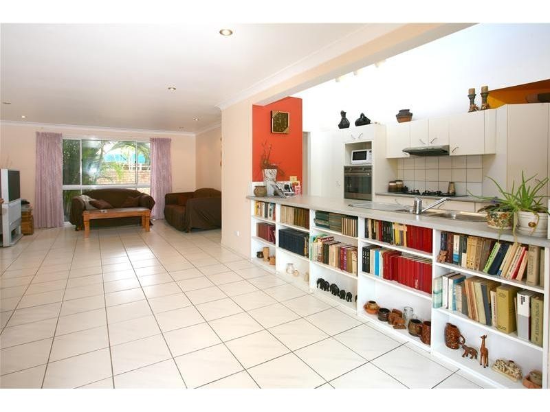 38 Santa Cruz Boulevard, Clear Island Waters QLD 4226