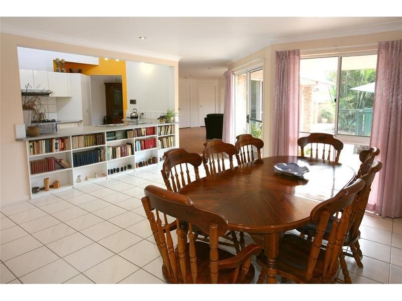 38 Santa Cruz Boulevard, Clear Island Waters QLD 4226