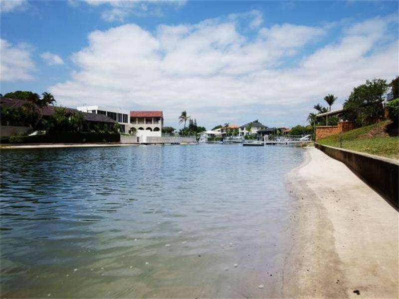 18 Boomerang Crescent, Sorrento QLD 4217