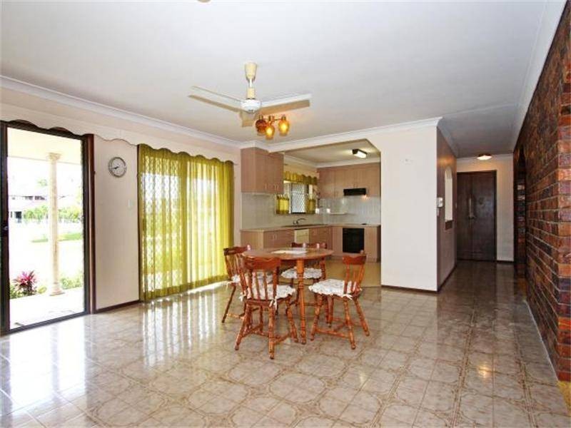 18 Boomerang Crescent, Sorrento QLD 4217