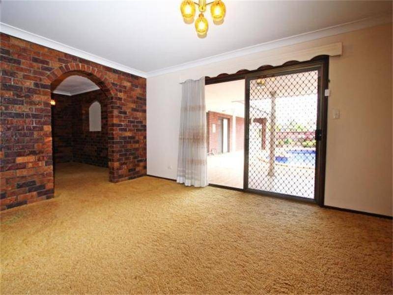 18 Boomerang Crescent, Sorrento QLD 4217