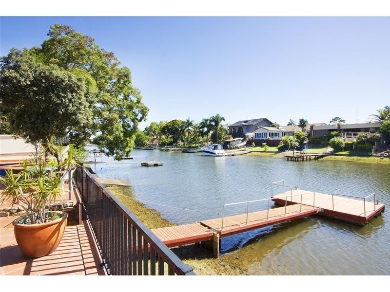 3 Witt Avenue, Carrara QLD 4211