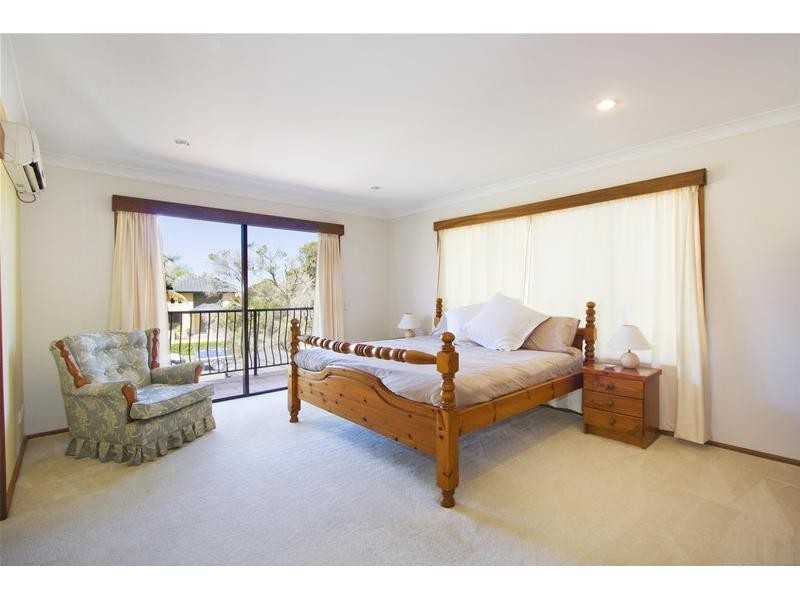 3 Witt Avenue, Carrara QLD 4211