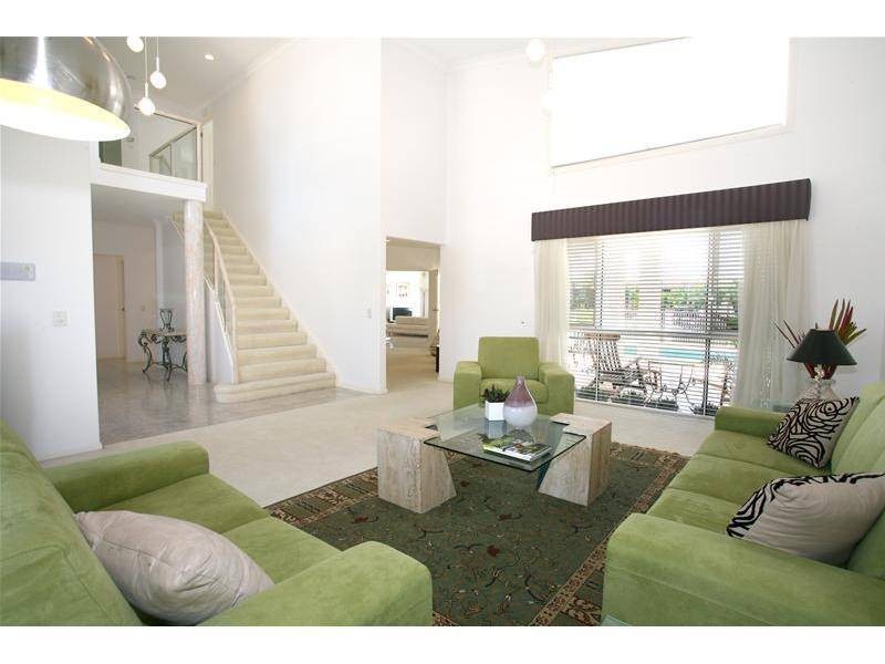 33 Julatten Drive, Robina QLD 4226