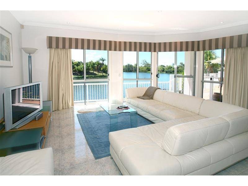 33 Julatten Drive, Robina QLD 4226