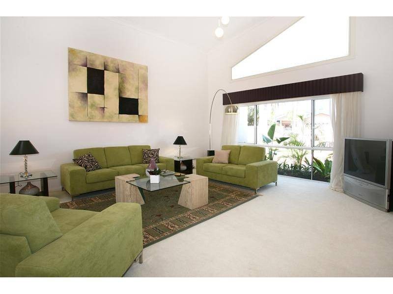 33 Julatten Drive, Robina QLD 4226