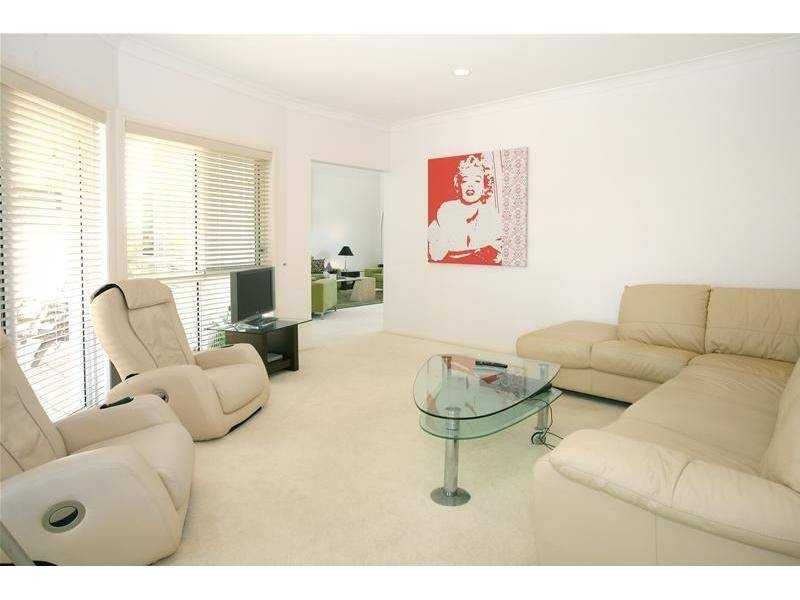 33 Julatten Drive, Robina QLD 4226