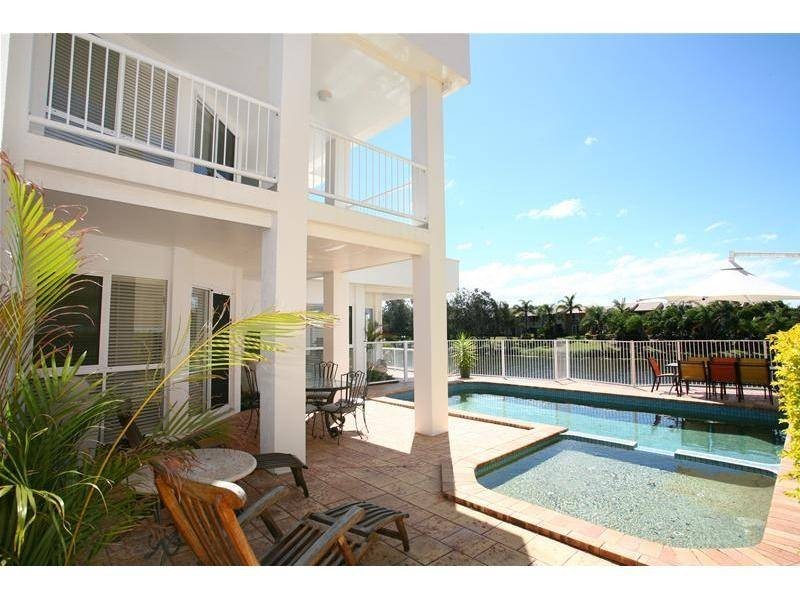 33 Julatten Drive, Robina QLD 4226