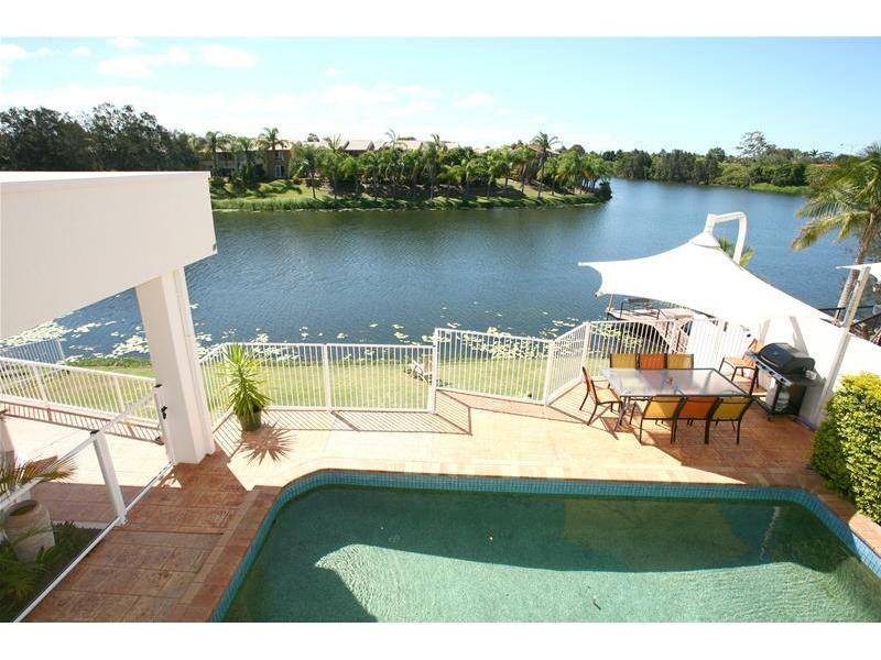 33 Julatten Drive, Robina QLD 4226